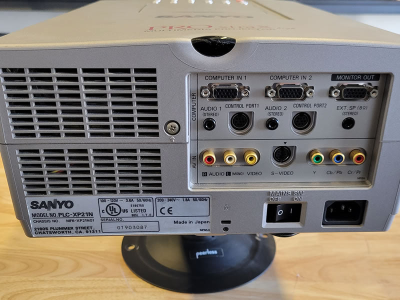 Sanyo Pro XtraX Projector - PLC-XP21N